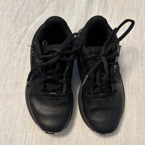 Under Armour Black Sports Shoes